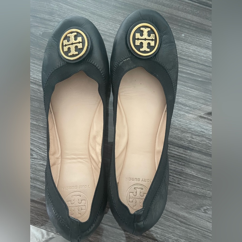 9.5 black TB flats